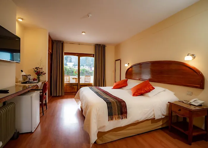 Agustos Hotel 3*