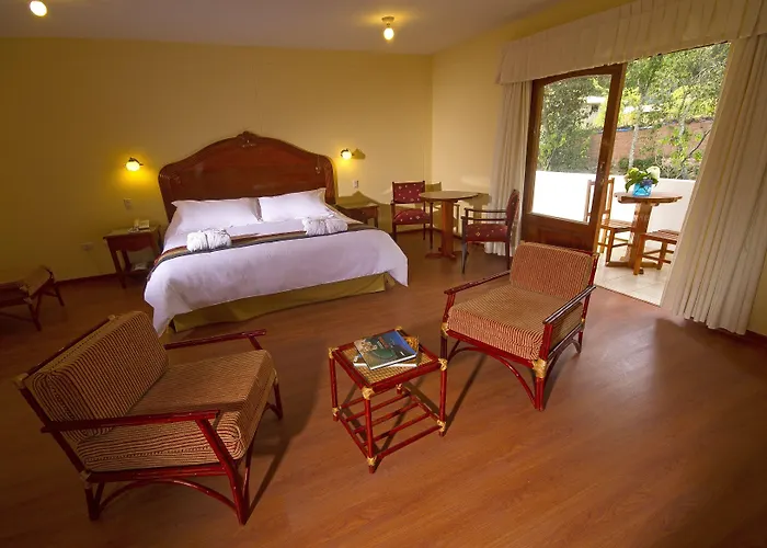 Agustos Hotel 3*